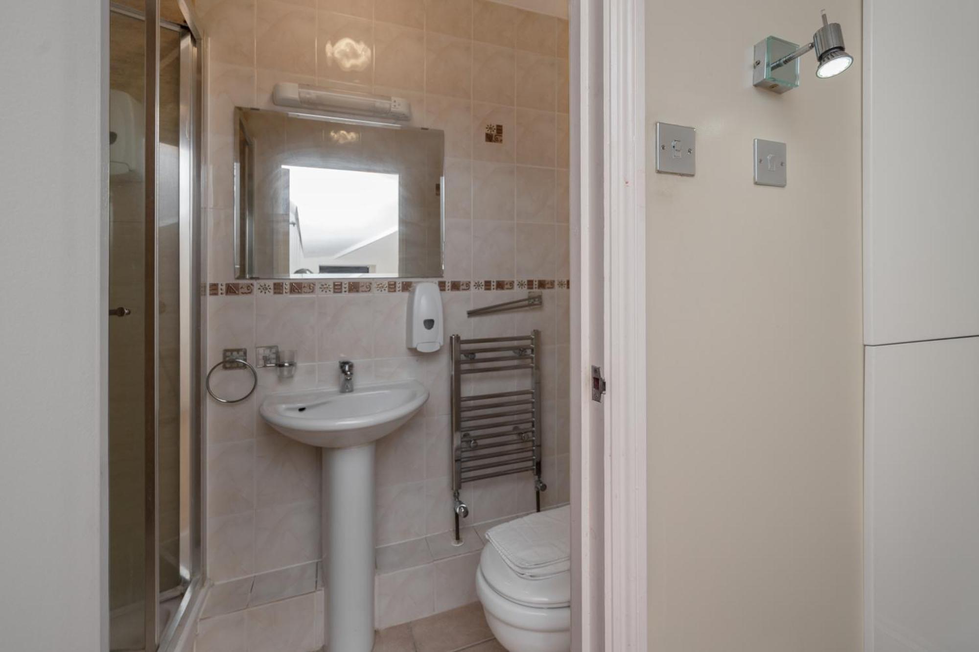 Flexistay Aparthotel Tooting London Exterior photo